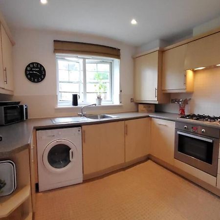 Stylish 2 Bed 2 Bathroom Apartment For Up To 5 Warwick  Extérieur photo