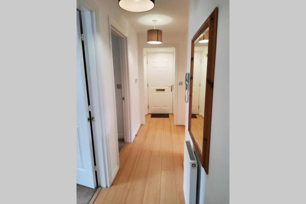 Stylish 2 Bed 2 Bathroom Apartment For Up To 5 Warwick  Extérieur photo